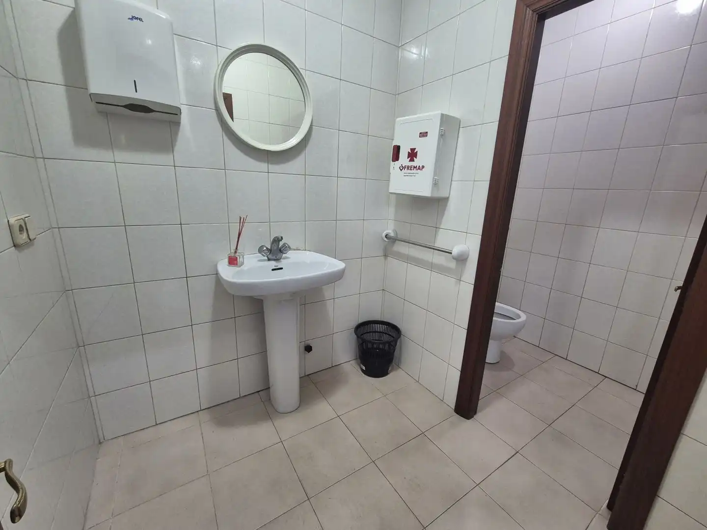 Business premises to rent in Lugones, imagen 23