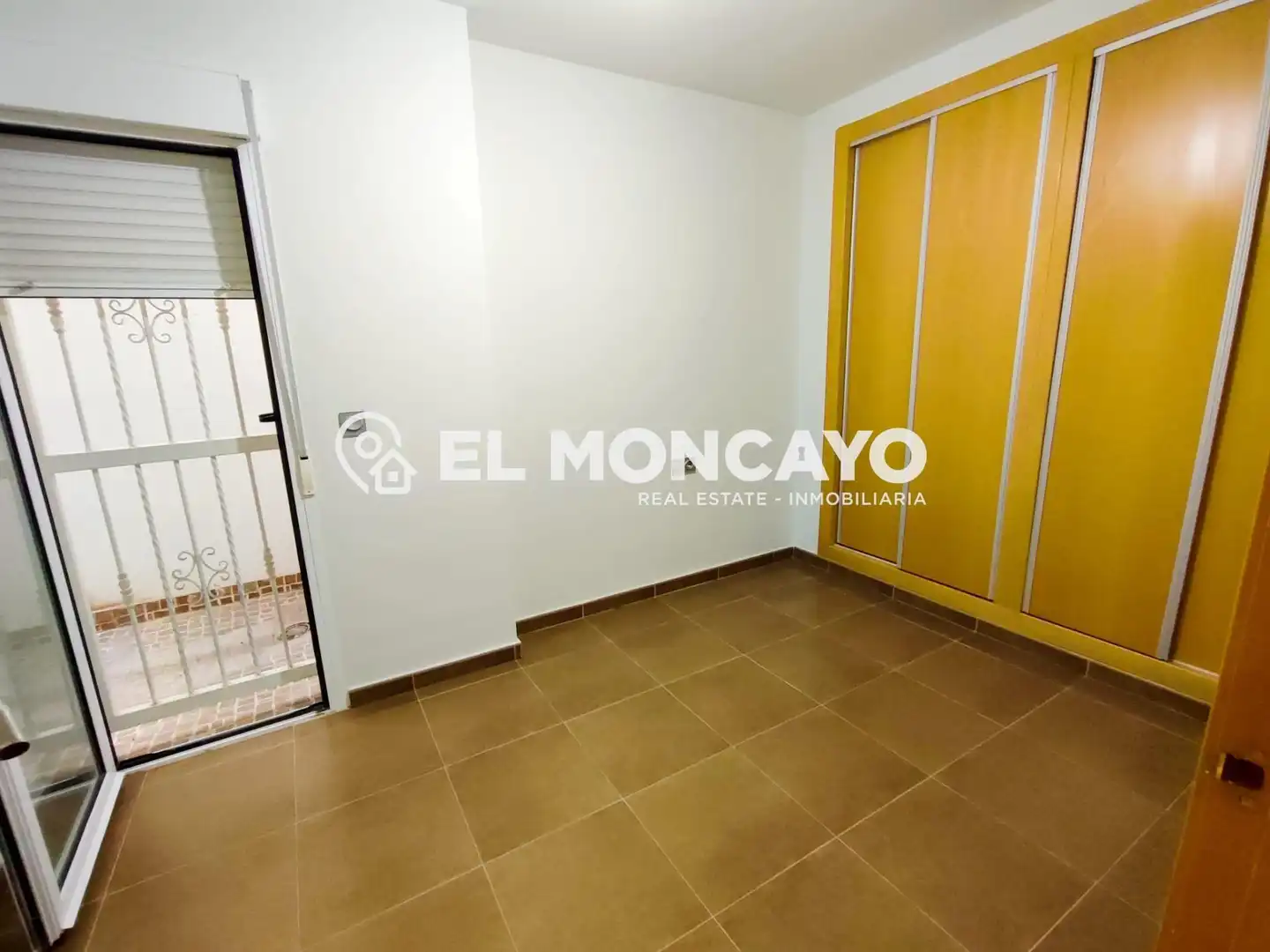 Apartments for sale in Almoradí  with Air Conditioner, Heating and Furnished
