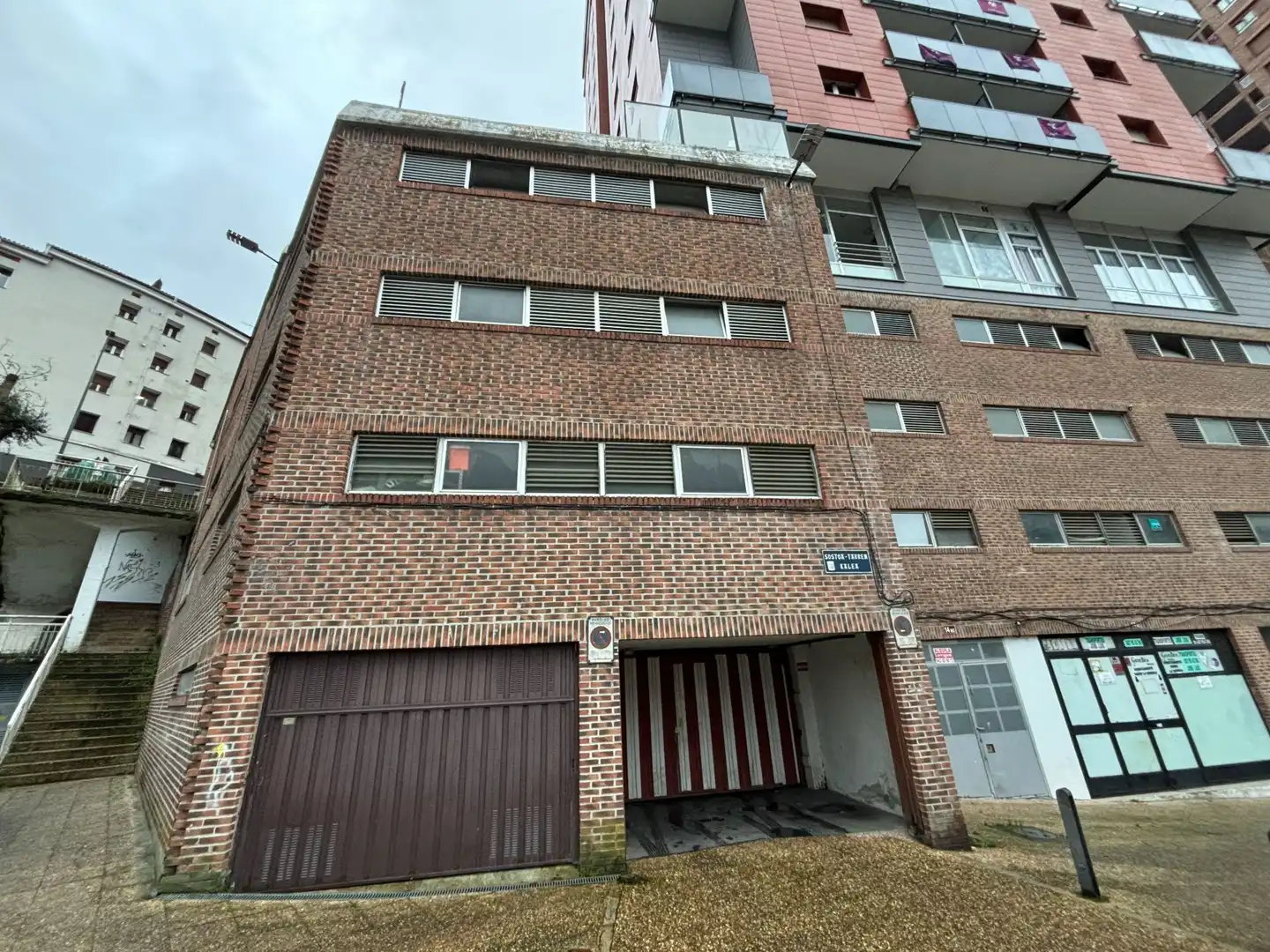 Einzelparkplatz zum Verkauf in Sostoatarren