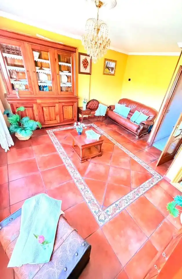 Sala de estar de Dúplex en venta en Corvera de Asturias con Calefacción, Parquet y Trastero