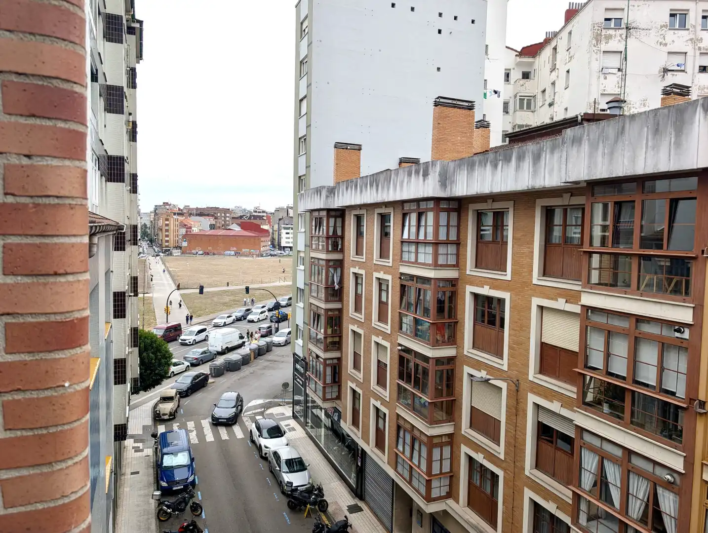 Vista exterior de Pis de lloguer en Gijón  amb Calefacció
