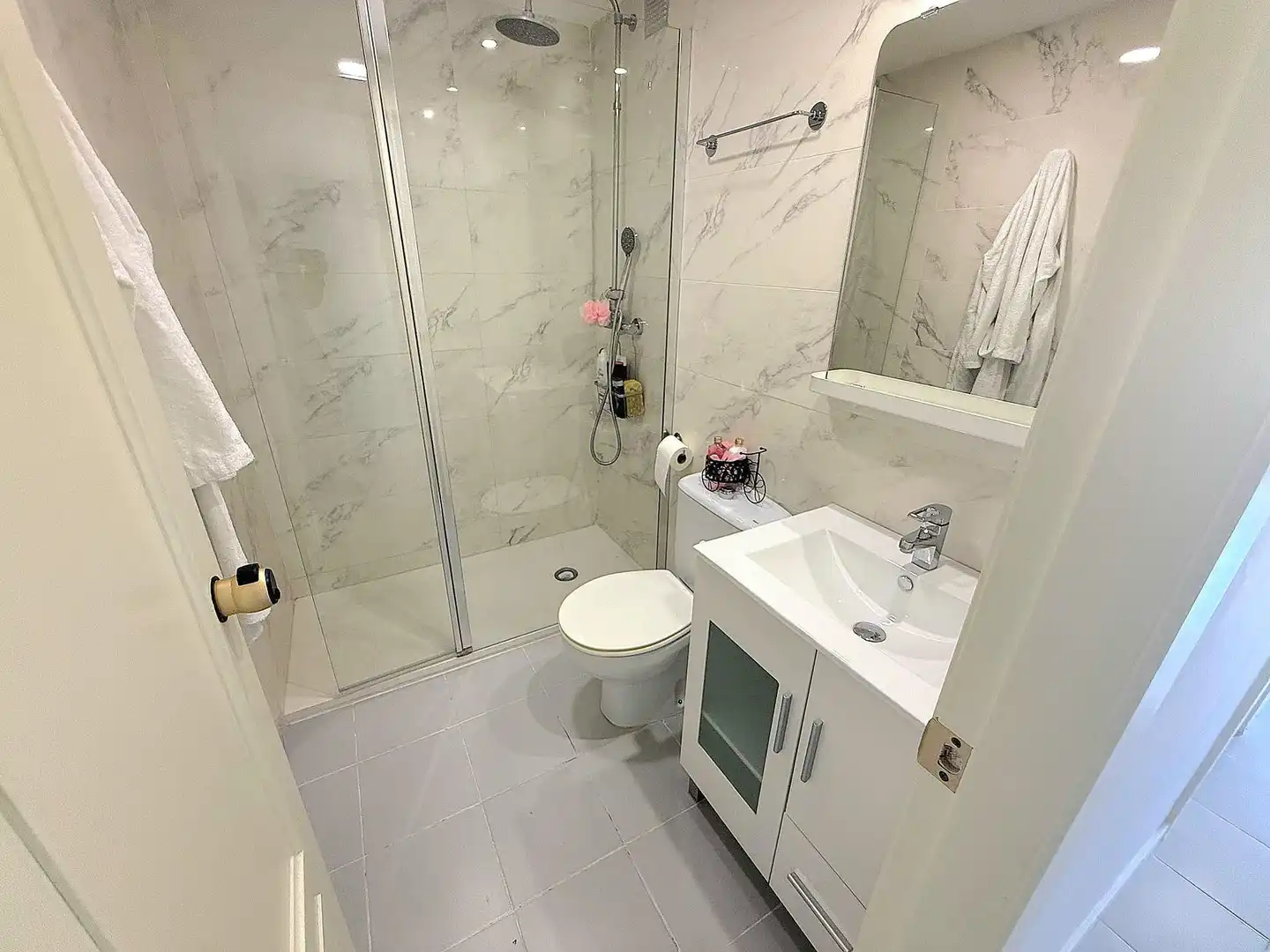 Badezimmer von Wohnungen zum Verkauf in Calafell mit Klimaanlage, Heizung und Privatgarten