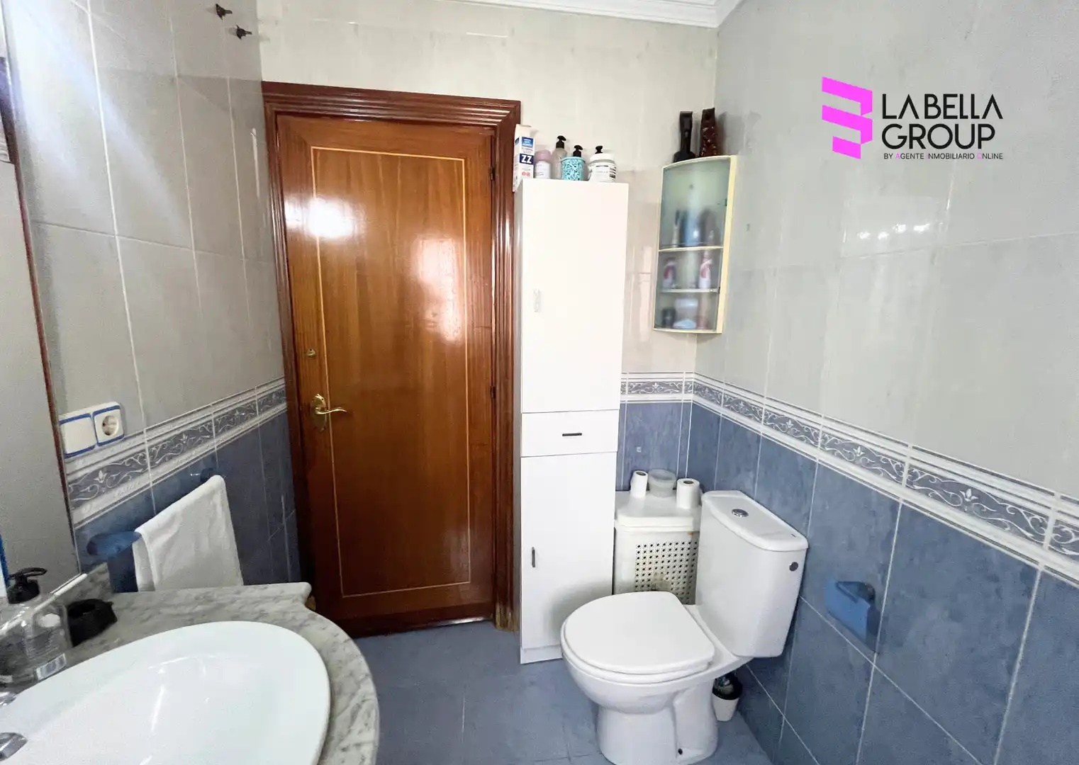 Bany de Casa o xalet en venda en Alhaurín de la Torre amb Aire condicionat, Jardí privat i Terrassa