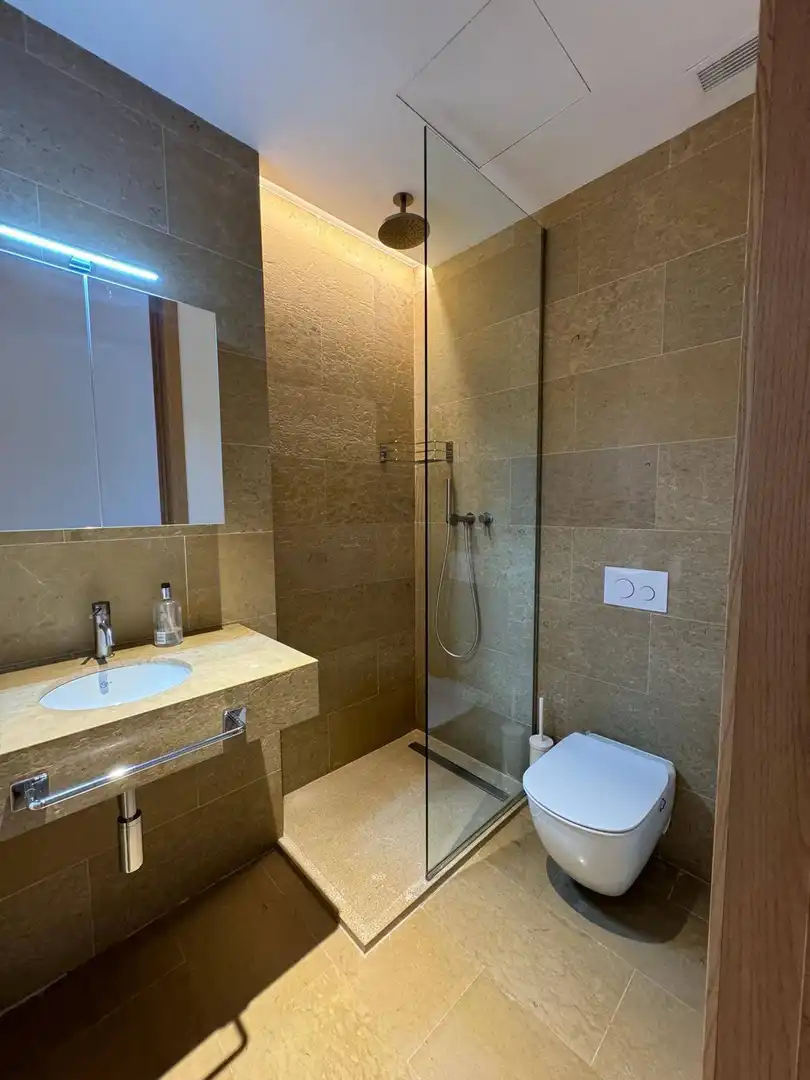 Badezimmer von Wohnung zur Miete in  Palma de Mallorca mit Klimaanlage, Heizung und Möbliert