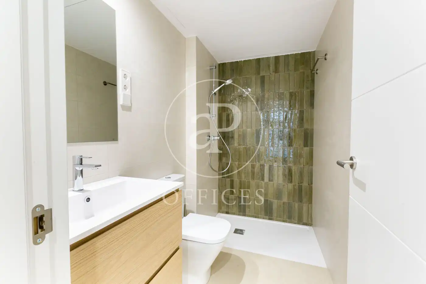 Baño de Oficina de alquiler en Barcelona con Aire acondicionado y Calefacción