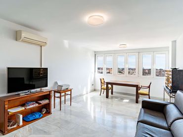 Appartement compact avec balcon à louer à Avenida de Cabo de Gata 33