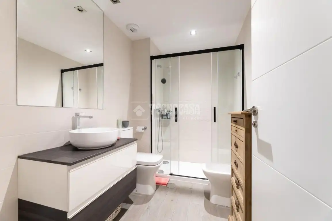 Baño de Piso en venta en Torrelodones con Aire acondicionado, Jardín privado y Piscina comunitaria