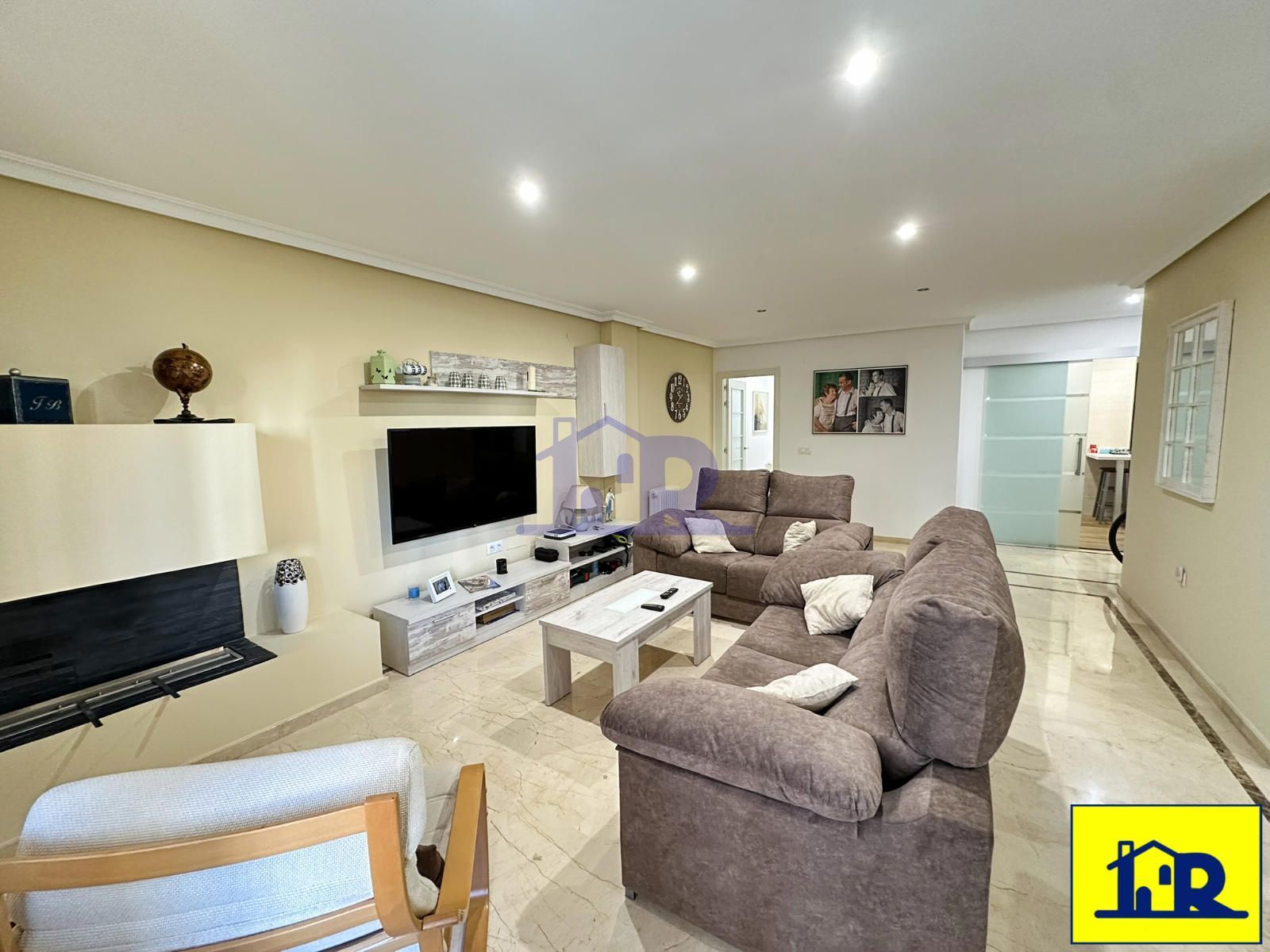 Living room of Flat for sale in Cuenca Capital  with Air Conditioner, Heating and Terrace