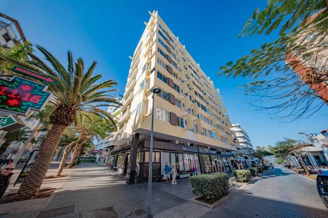 Piso en Venta en Avenida Familia de Betancourt y Molina en Zona Martiánez