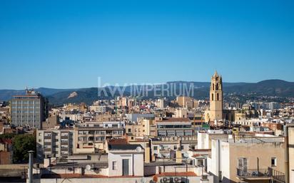 Vista exterior de Pis en venda en Reus amb Aire condicionat i Balcó