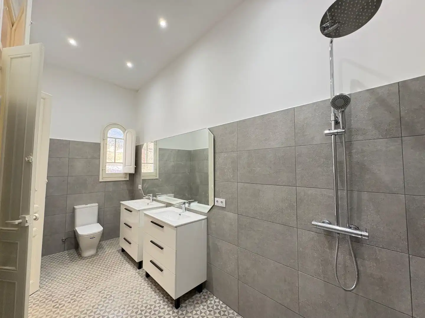 Baño de Casa o chalet de alquiler en Figueres con Terraza