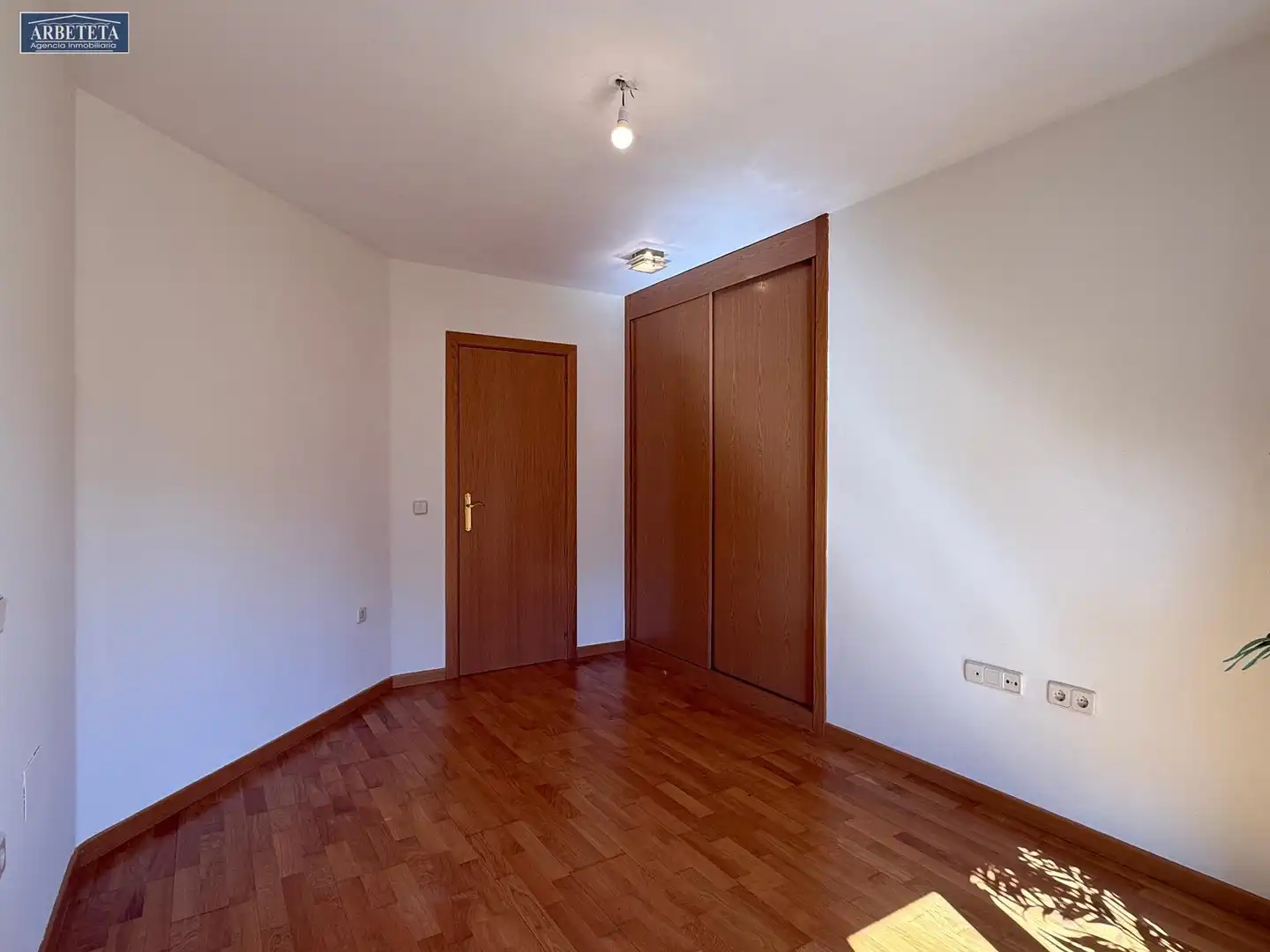 Schlafzimmer von Wohnung zum Verkauf in Sigüenza mit Heizung, Parkett und Gemeinschaftspool