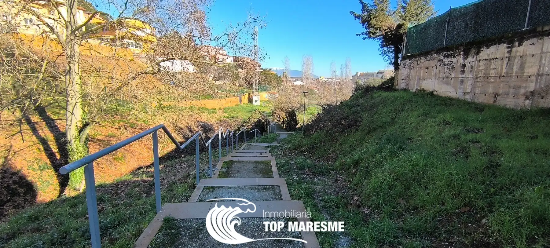 Vista exterior de Residencial en venta en Montornès del Vallès