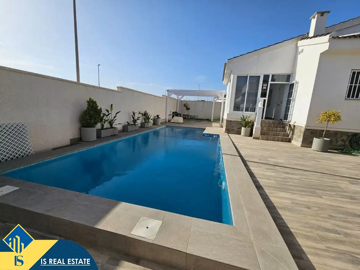 Piscina de Casa o xalet en venda en Rojales amb Aire condicionat, Calefacció i Jardí privat