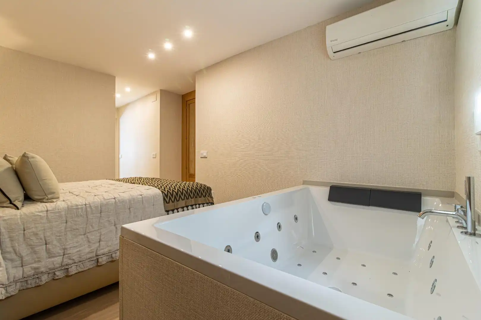 Dormitori de Dúplex en venda en Jerez de la Frontera amb Aire condicionat, Calefacció i Jacuzzi