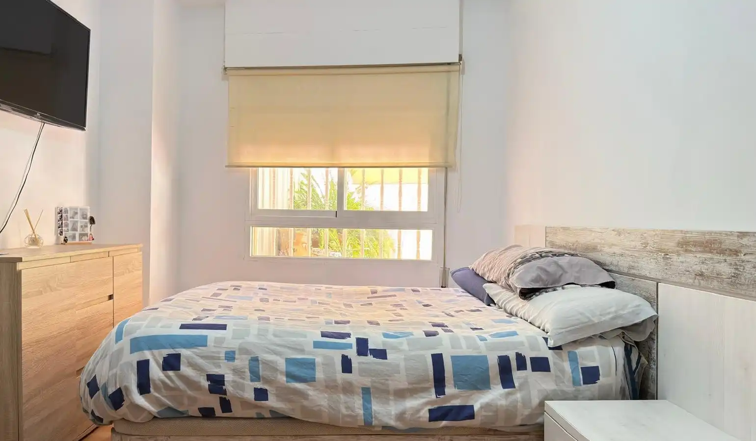 Habitación de Piso en venta en Castellón de la Plana / Castelló de la Plana con Terraza, Trastero y Balcón