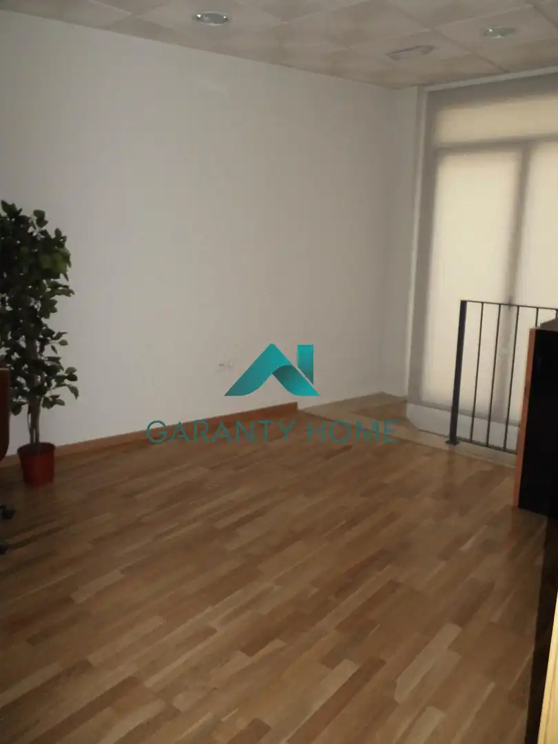 Local de alquiler en Lucena con Aire acondicionado