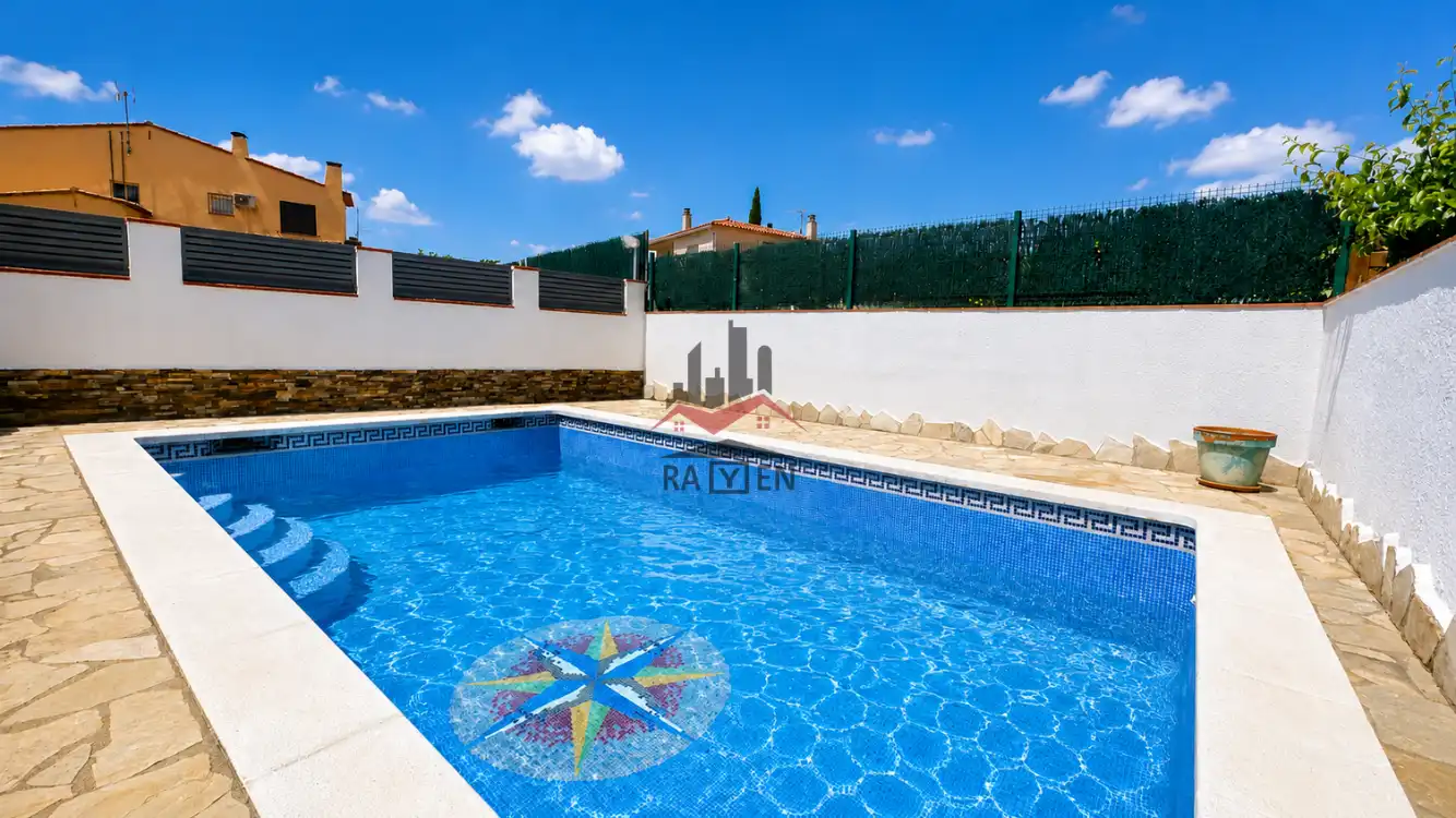 Casa adosada en venda a Avinyonet de Puigventós