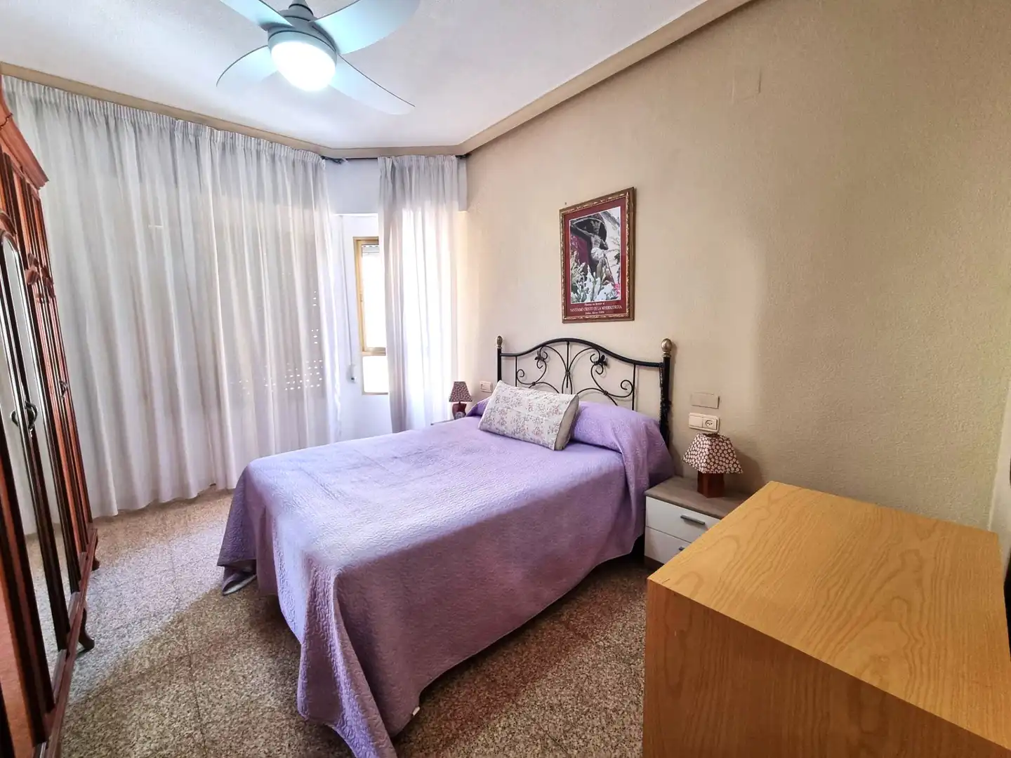 Dormitori de Pis en venda en Elche / Elx amb Aire condicionat, Moblat i Balcó