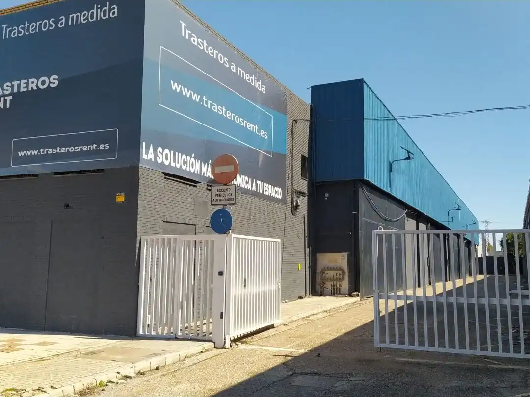 Traster de lloguer a Avenida Roberto Osborne, 3, Santa Clara