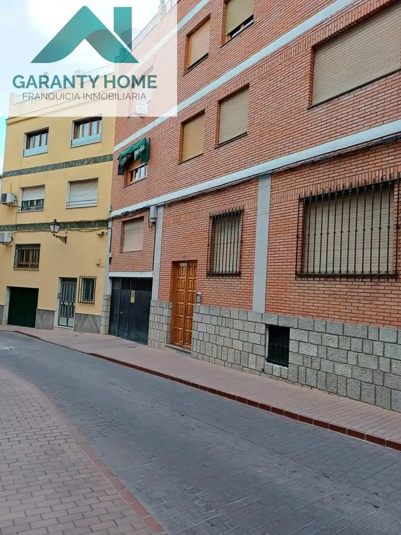 Vista exterior de Pis en venda en Torredonjimeno amb Calefacció, Traster i Moblat