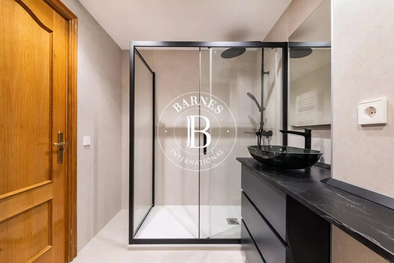 Bathroom of Flat for rent in Madrid  with Air Conditioner, Heating and Terrace