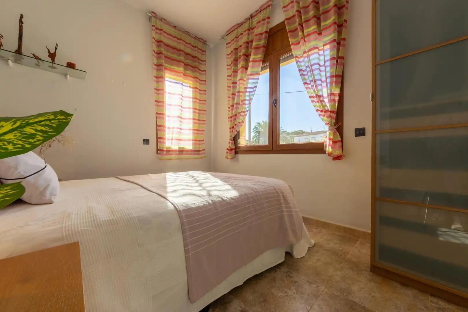Dormitori de Casa o xalet en venda en Mont-roig del Camp amb Calefacció, Jardí privat i Terrassa