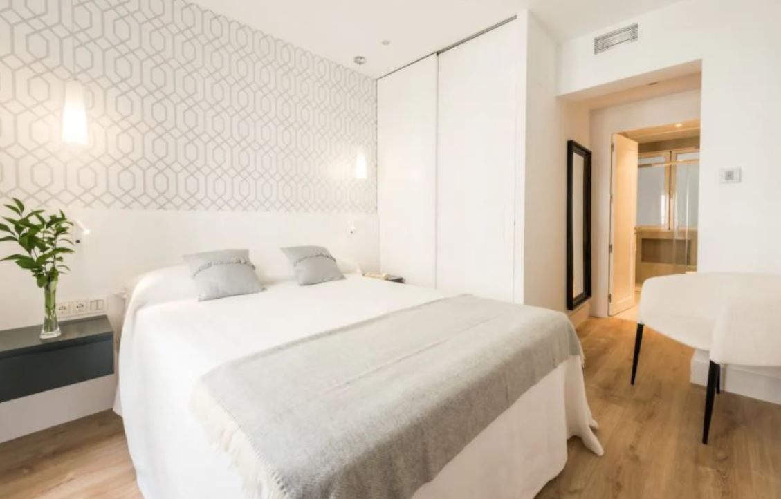 Dormitori de Pis de lloguer en Vilanova i la Geltrú amb Aire condicionat, Moblat i TV