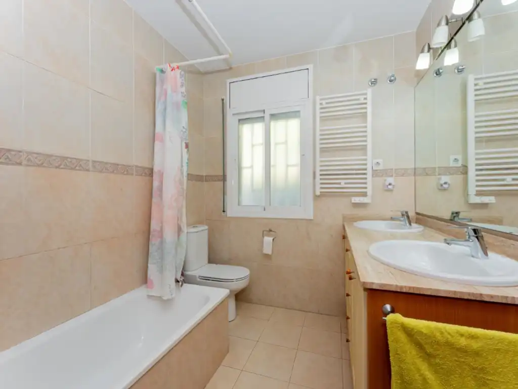 Bathroom of Houses for sale in Sitges
