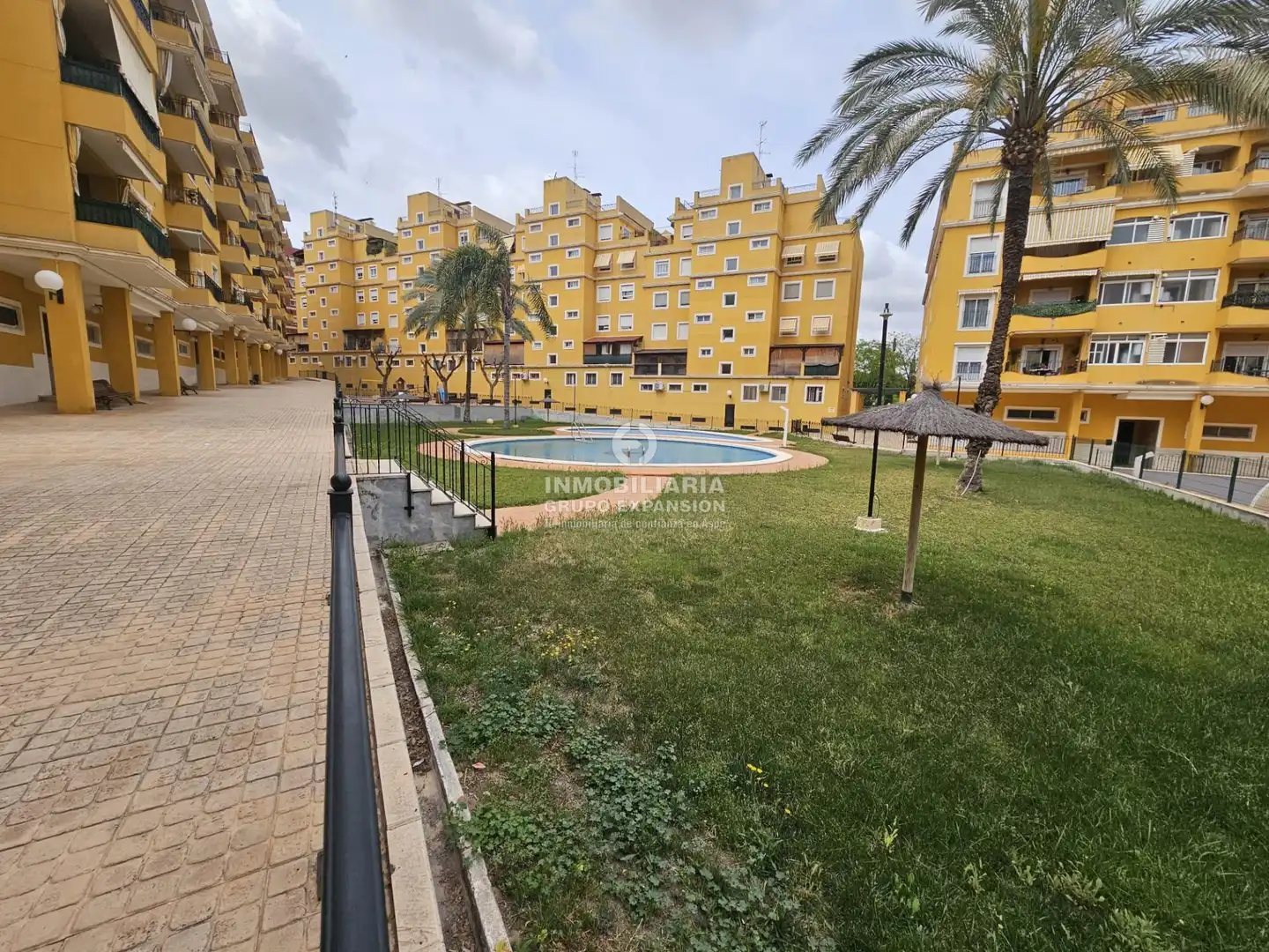 Außenansicht von Wohnung zum Verkauf in Aspe mit Abstellraum, Balkon und Gemeinschaftspool
