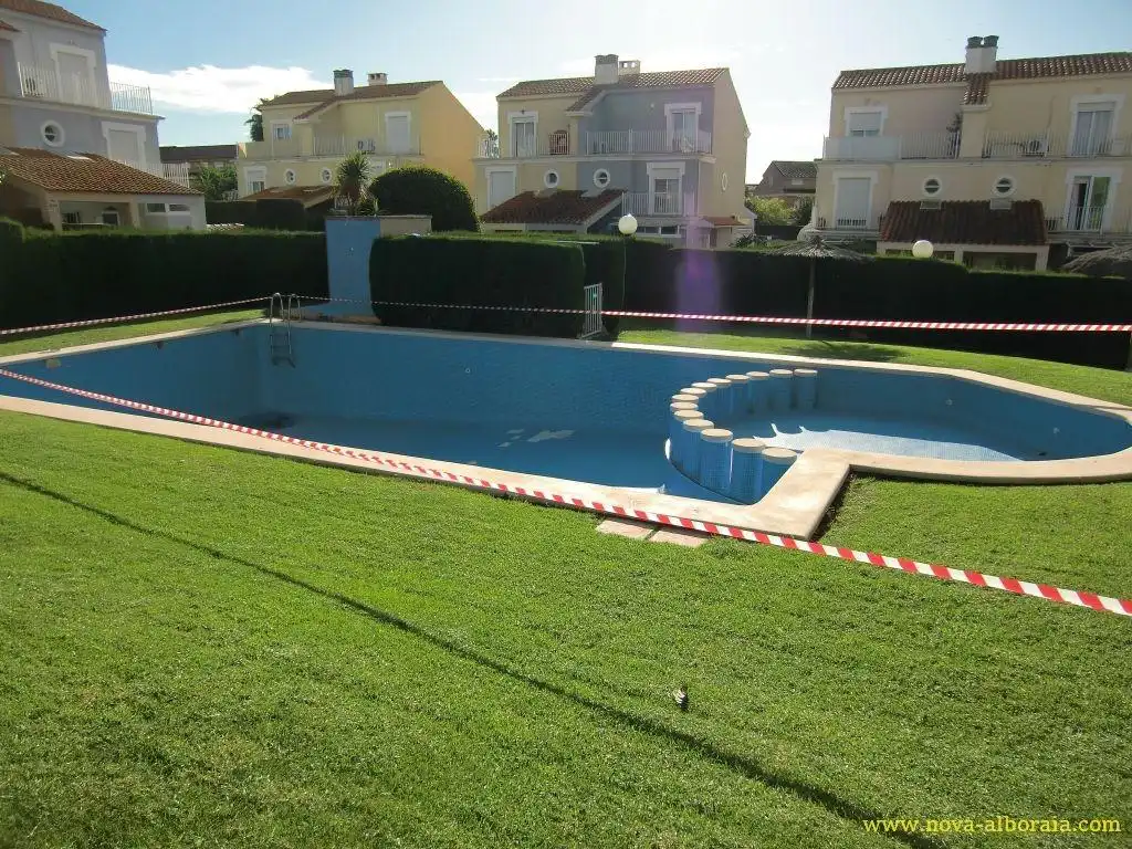 Piscina de Casa adosada en venta en Bétera con Aire acondicionado, Calefacción y Jardín privado