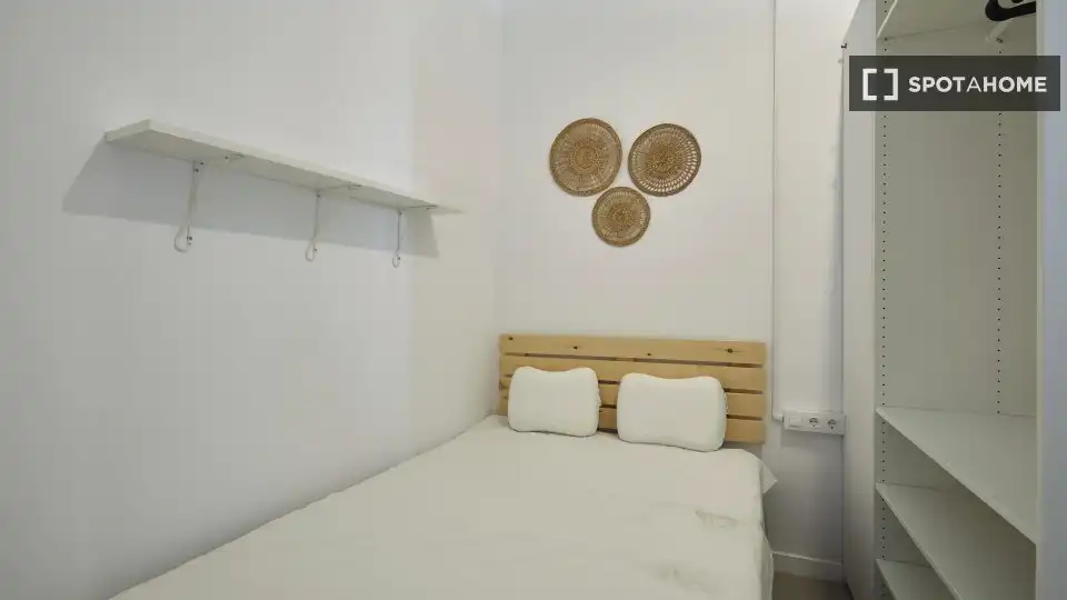 Schlafzimmer von Wohnung zur Miete in Barcelona mit Klimaanlage, Heizung und Möbliert