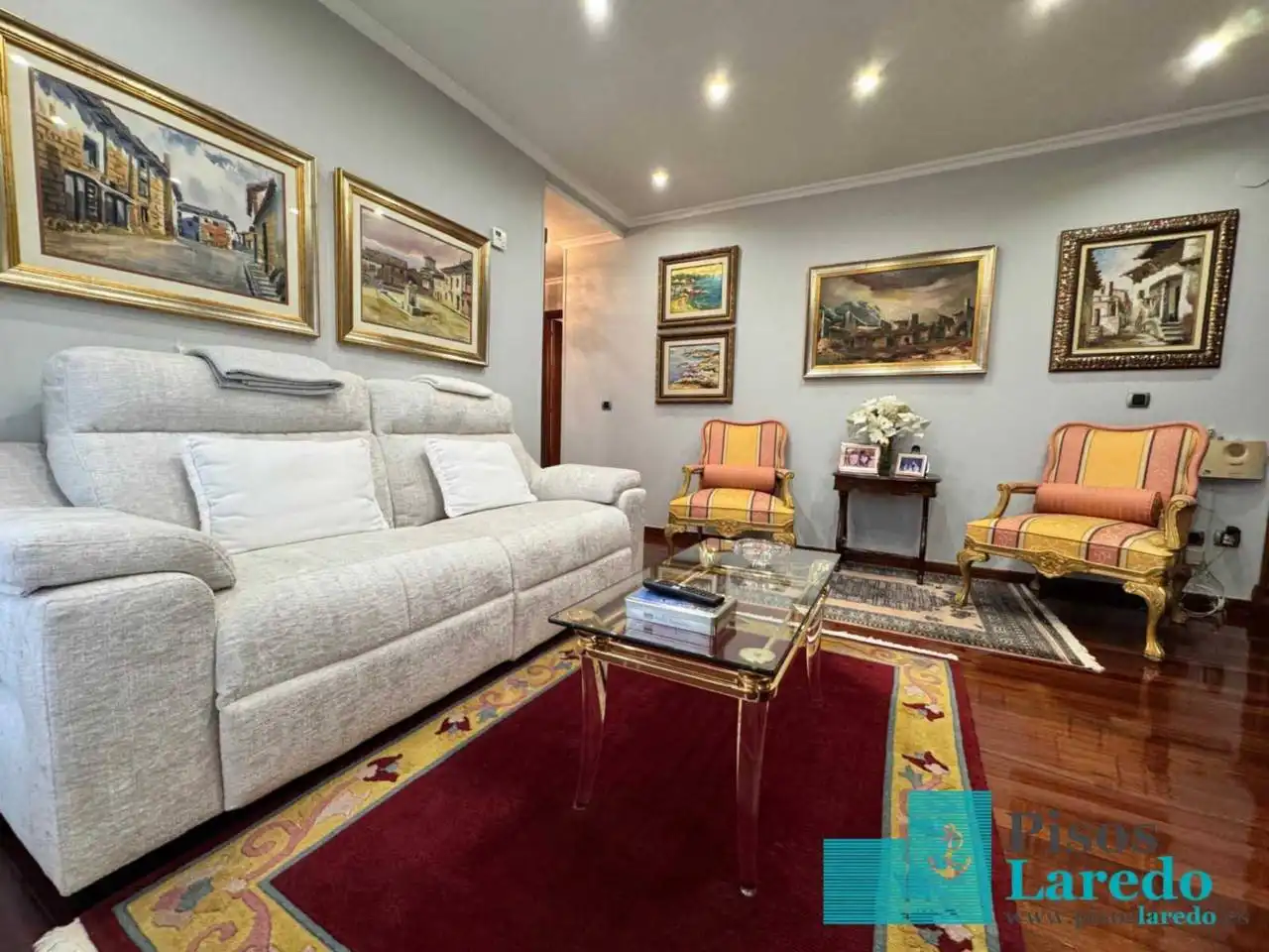 Flat for rent in Calle Marqués de Valdecilla, 8, Centro