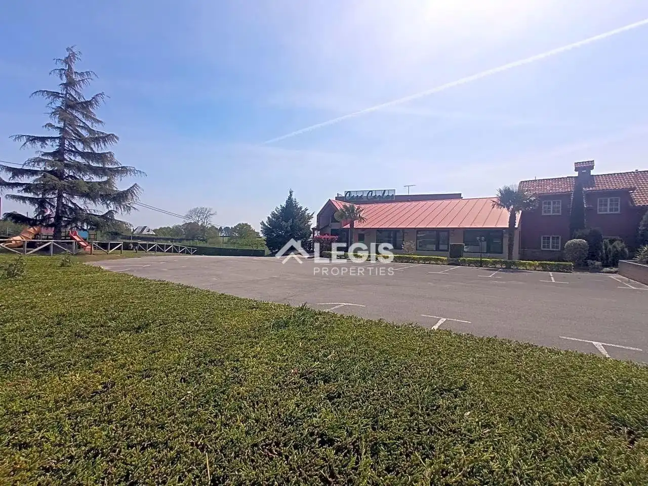 Edificio en venta en Llanera