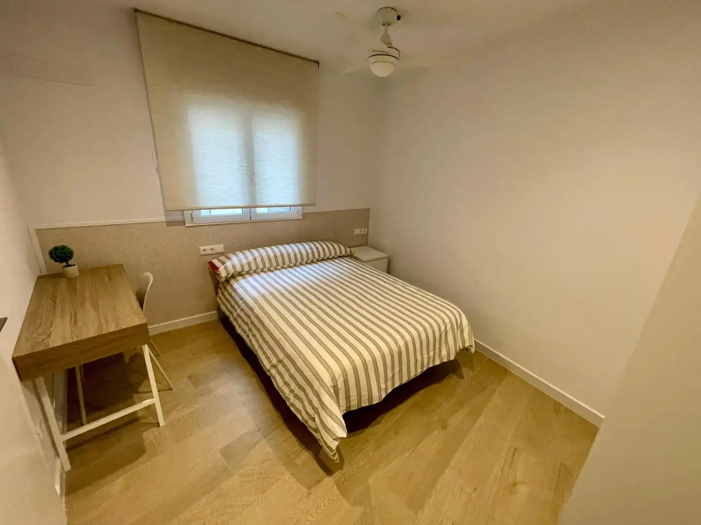 Habitació a Plaza Crevillente - Antiguos Juzgados - El Asilo