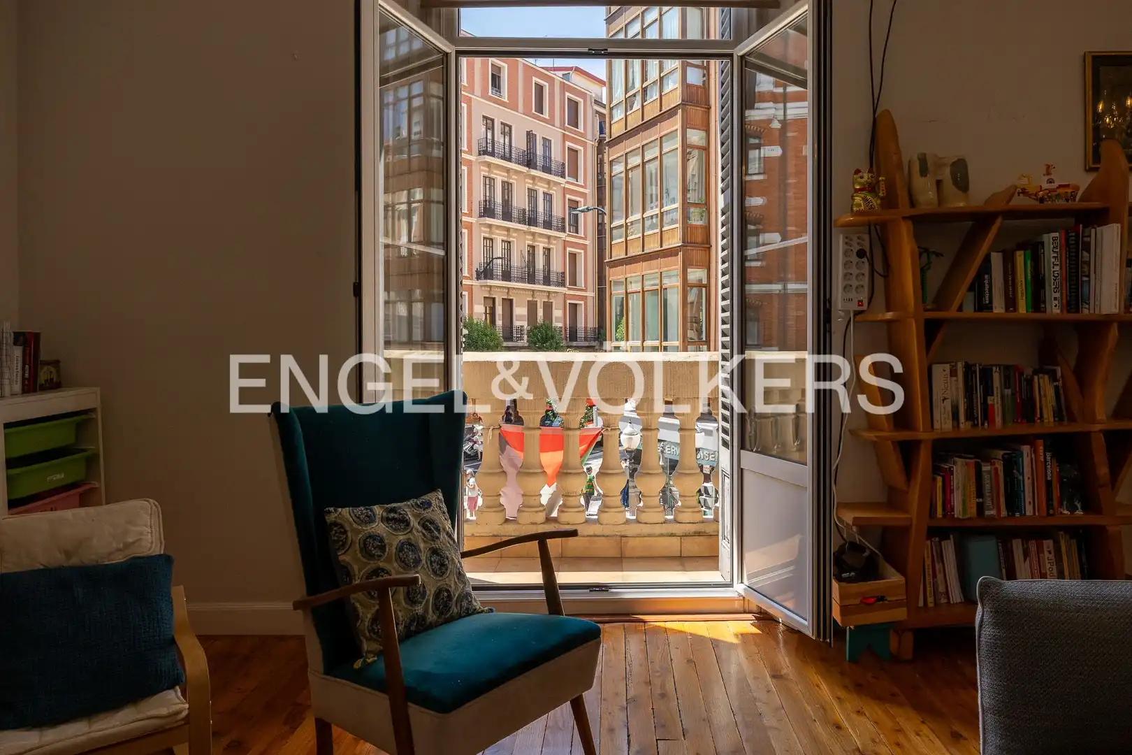 Vista exterior de Pis en venda en Bilbao  amb Calefacció i Balcó