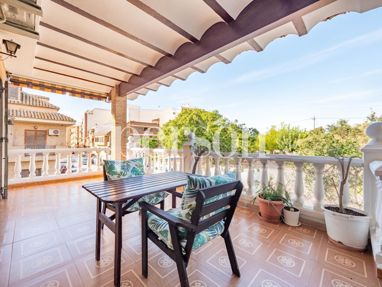 Vista exterior de Casa o xalet en venda en Paterna amb Aire condicionat, Parquet i Terrassa