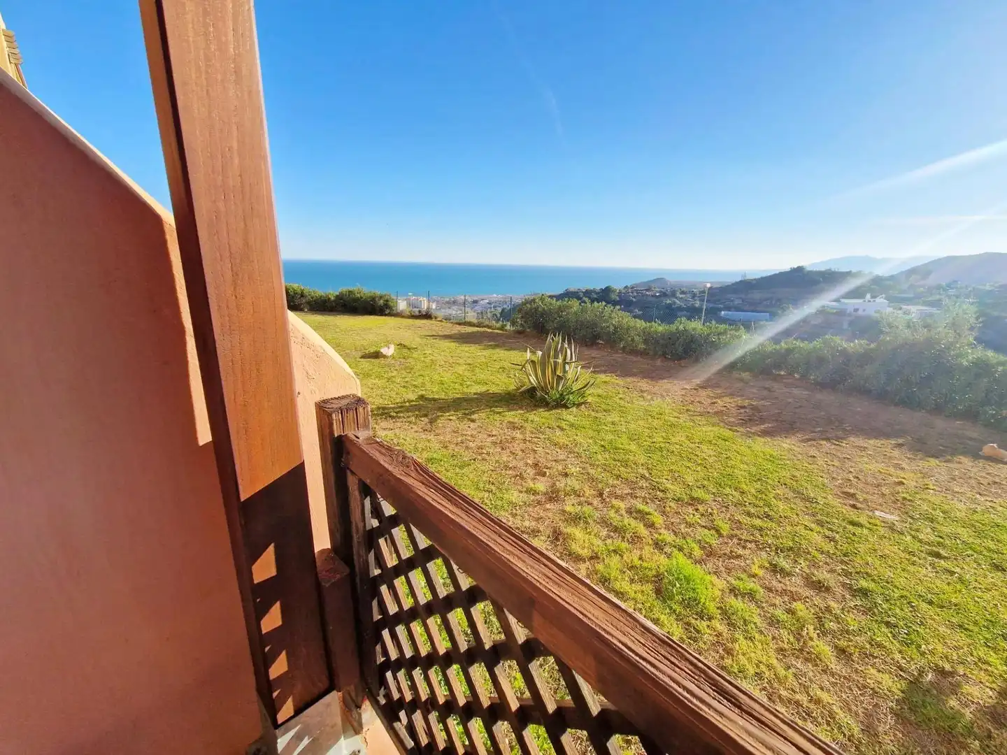Außenansicht von Wohnung zum Verkauf in Rincón de la Victoria mit Klimaanlage, Heizung und Terrasse