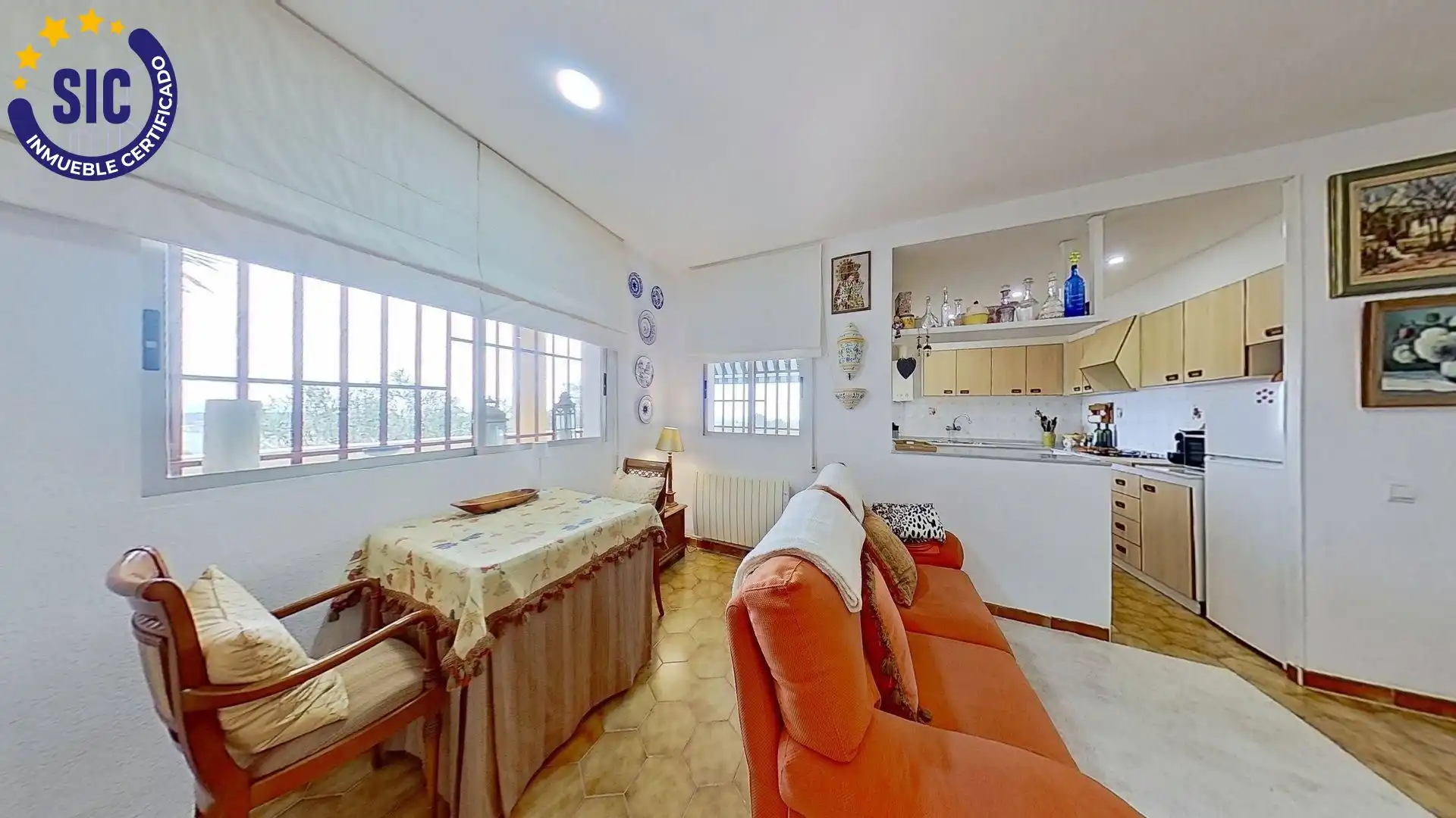Cuina de Casa o xalet en venda en Chiva amb Jardí privat, Terrassa i Traster