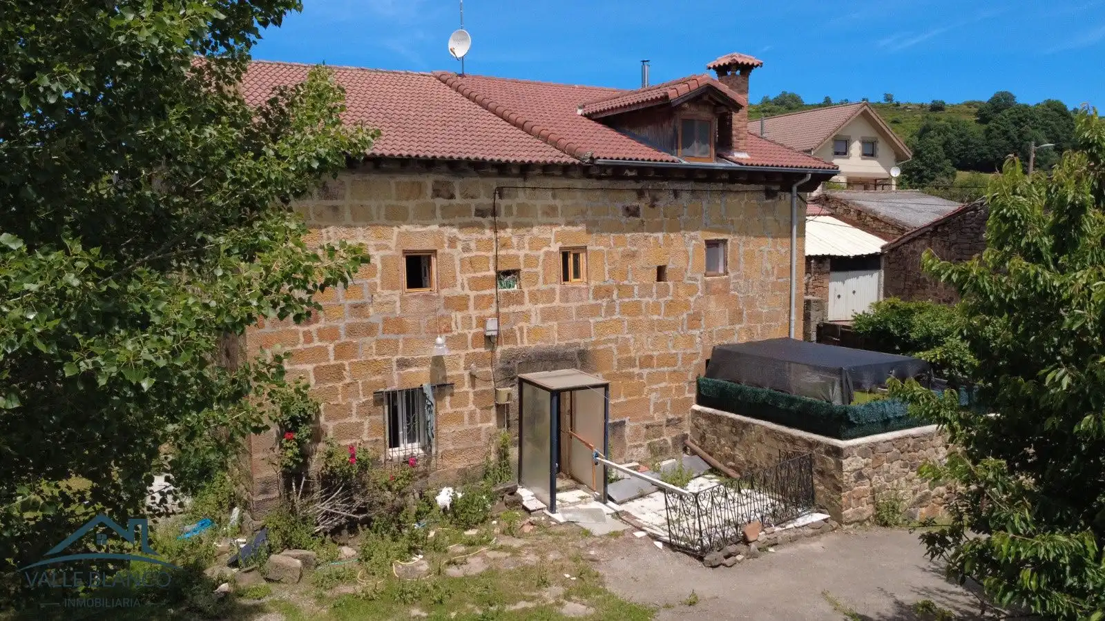 Vista exterior de Casa o xalet en venda en Las Rozas de Valdearroyo 