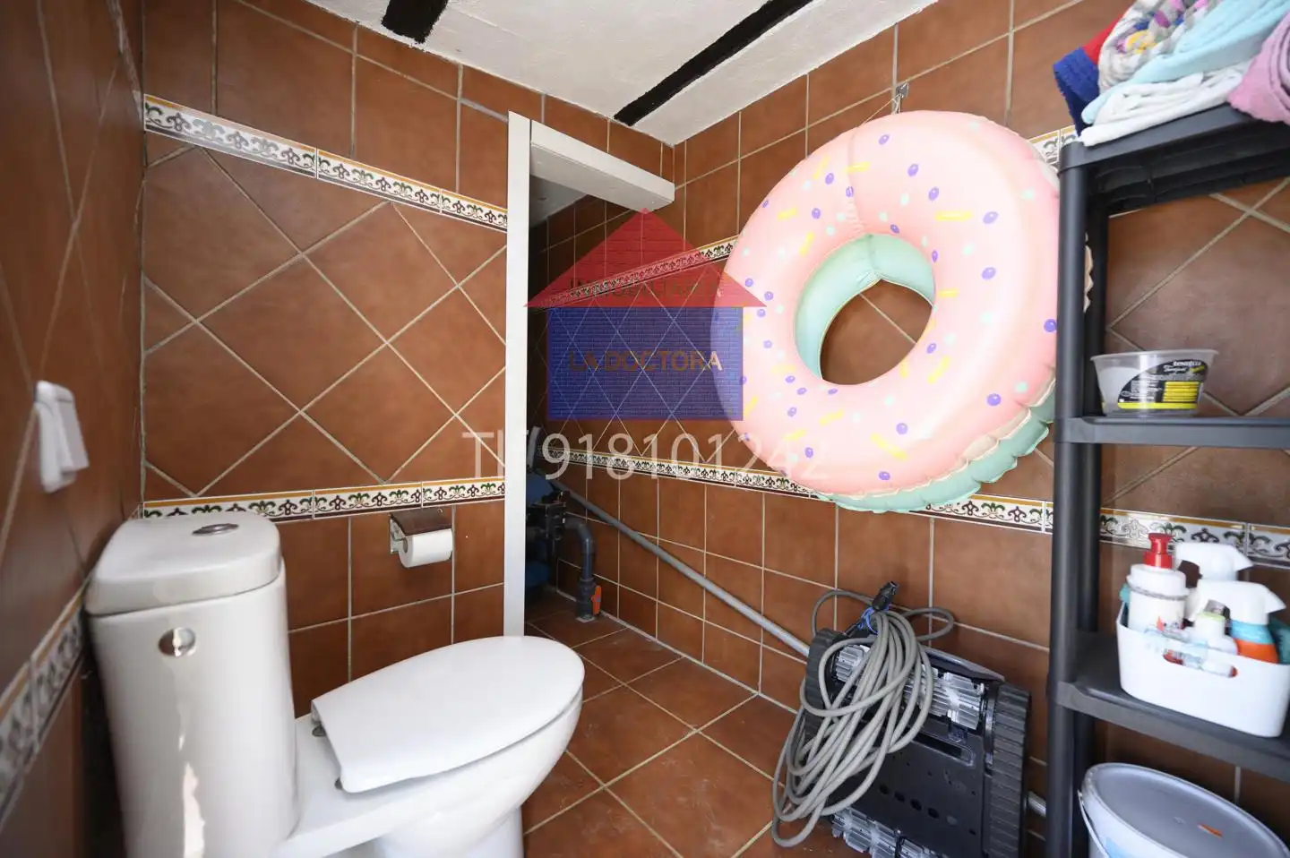 Baño de Casa o chalet en venta en Escalona con Calefacción, Terraza y Piscina