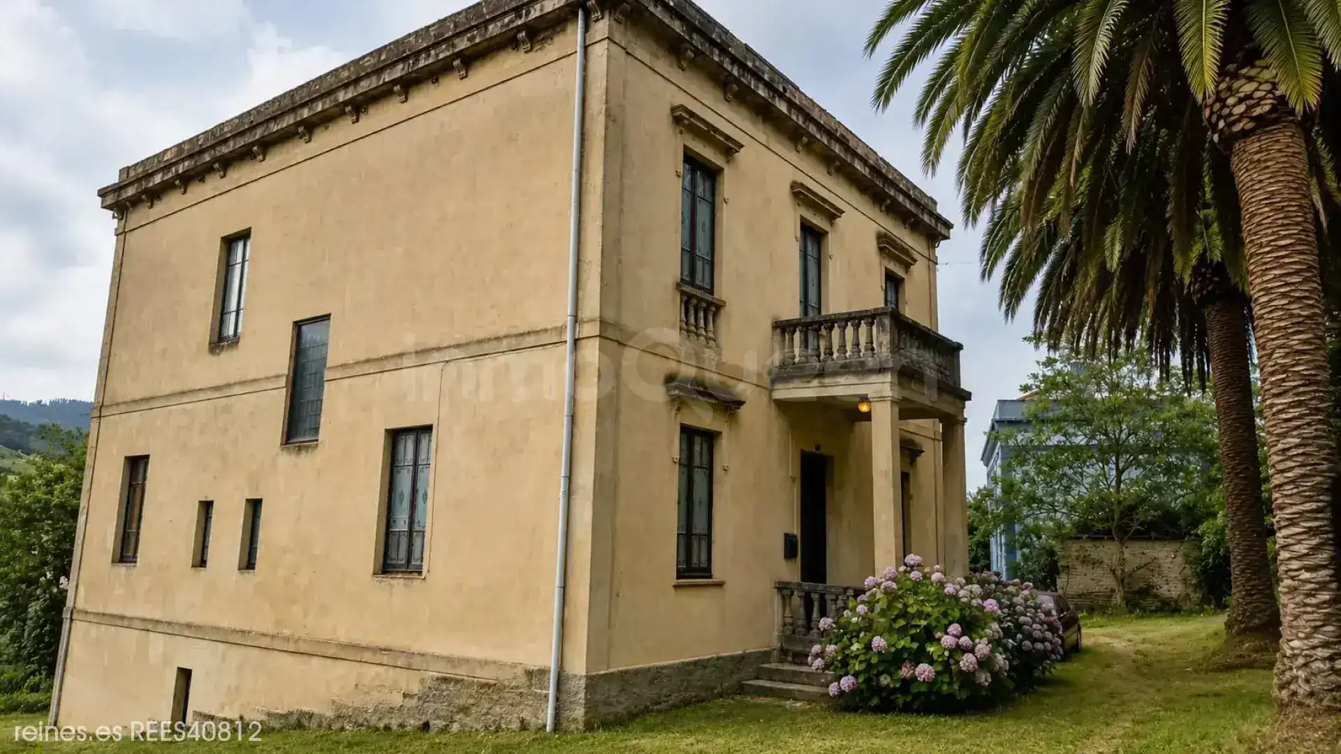 Vista exterior de Casa o xalet en venda en Vegadeo amb Calefacció, Jardí privat i Terrassa