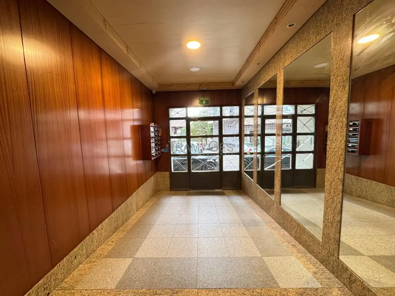 Apartament en venda en Vigo  amb Calefacció, Parquet i Traster