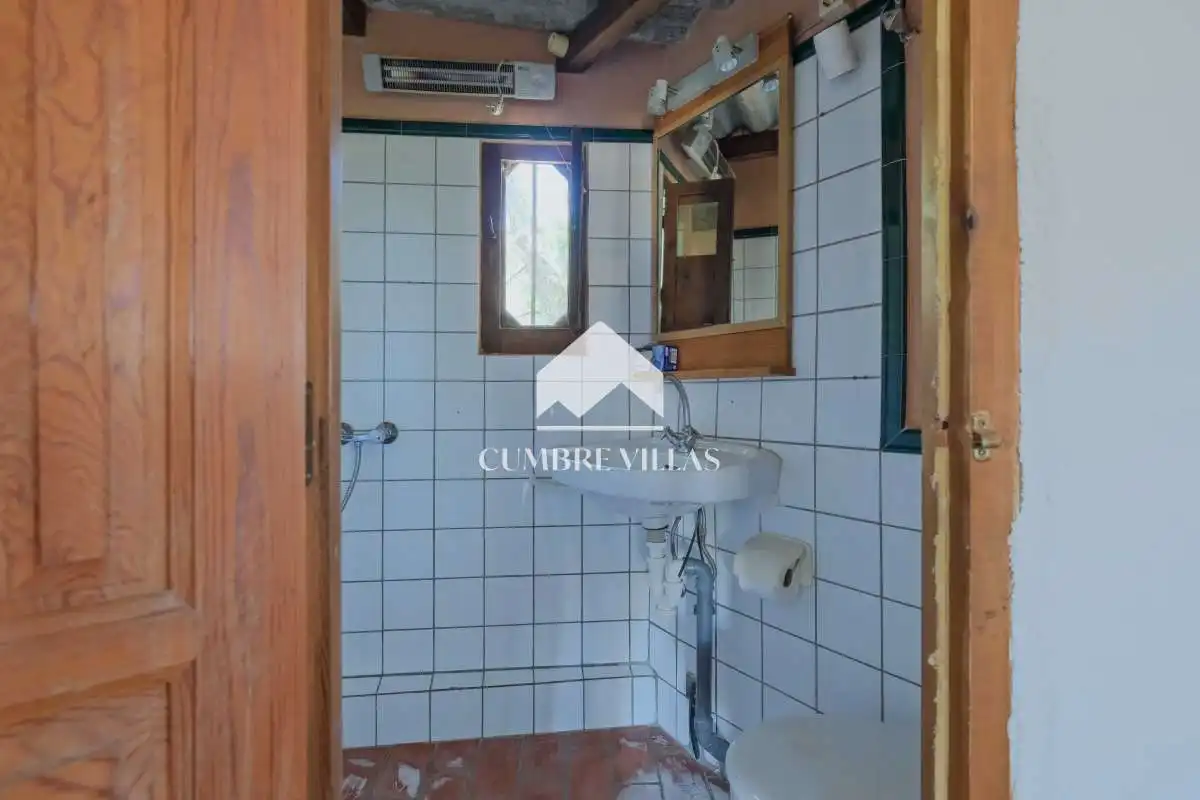 Baño de Finca rústica en venta en Almuñécar con Jardín privado, Terraza y Trastero