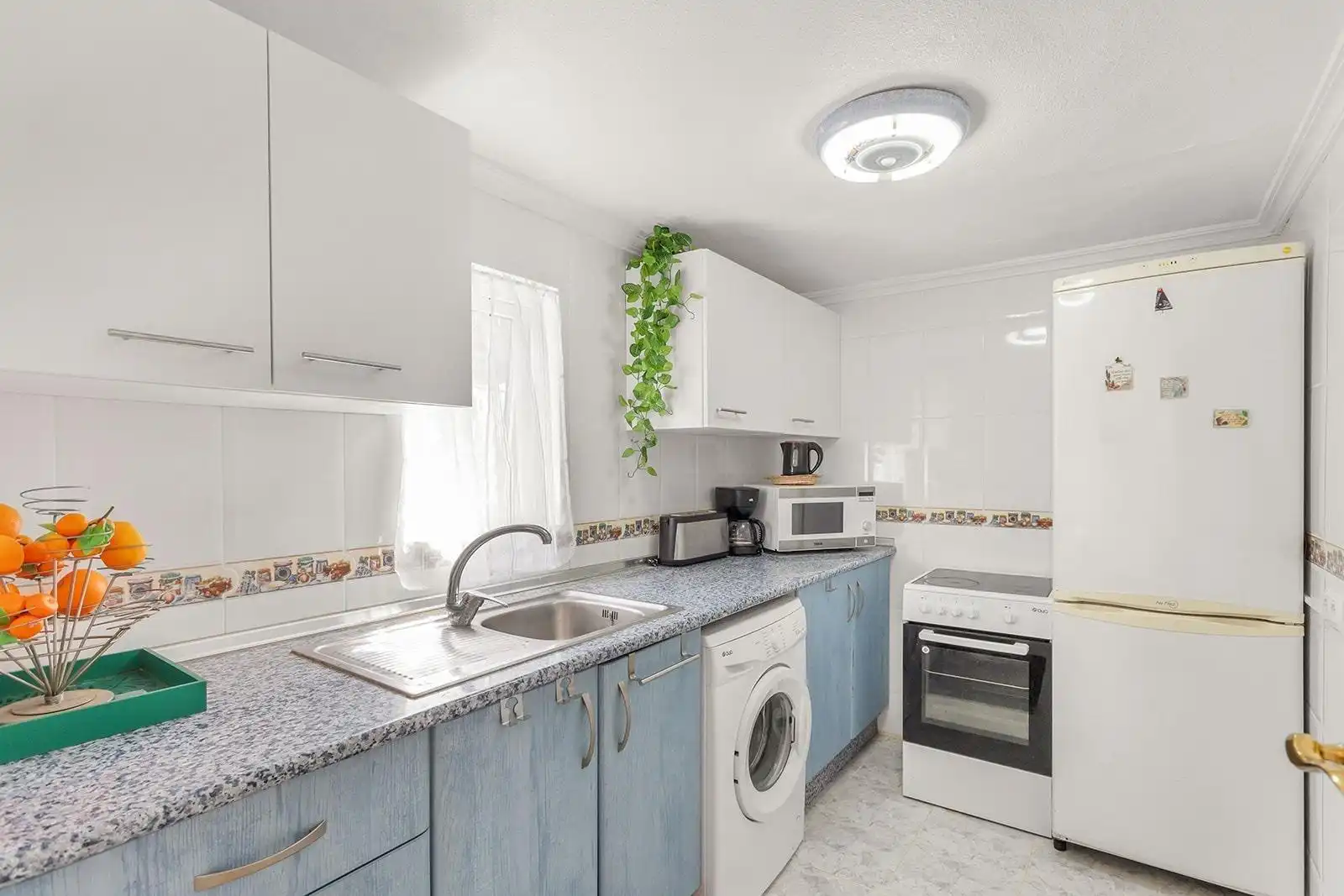 Cocina de Casa o chalet en venta en Torrevieja con Aire acondicionado, Calefacción y Jardín privado