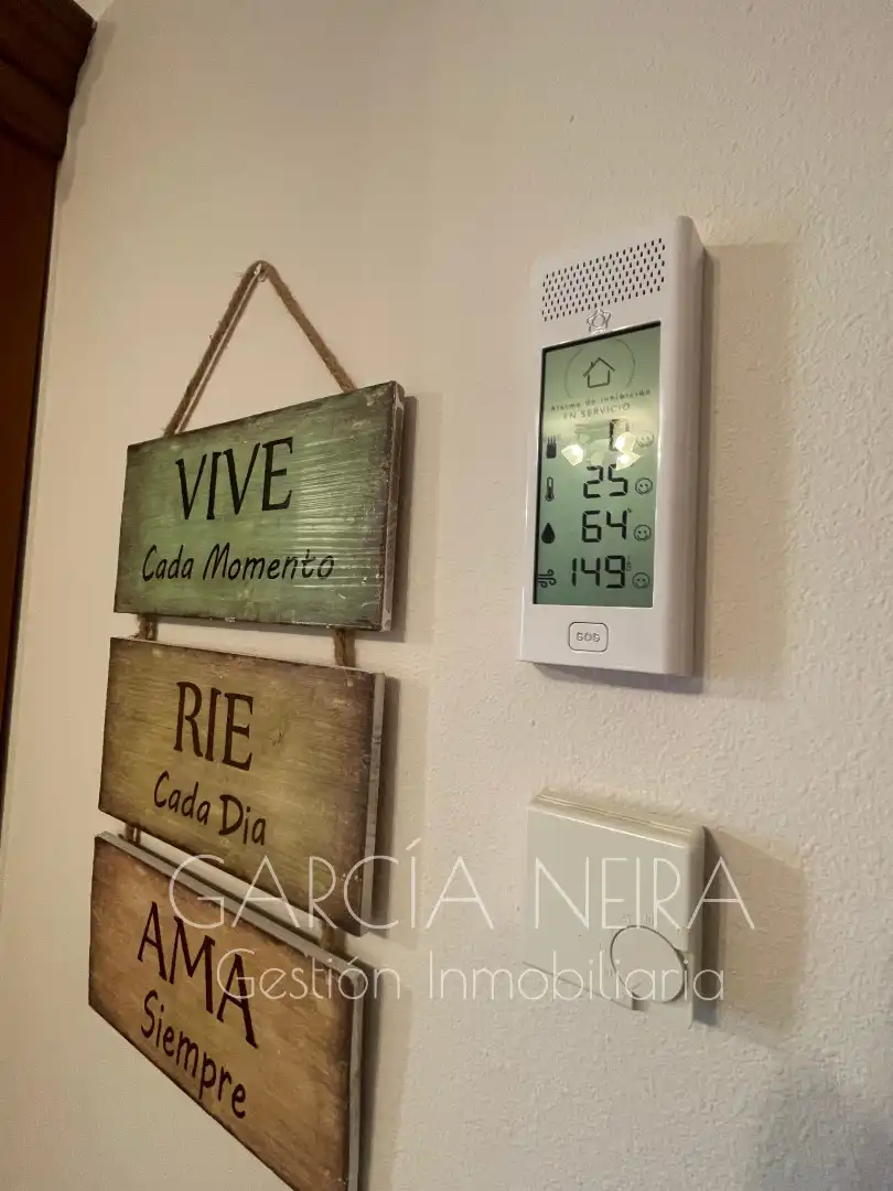 Vista exterior de Pis en venda en Oviedo  amb Calefacció, Jardí privat i Parquet