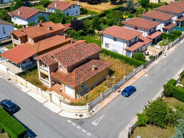 Chalet con balcón en venta en Santa Ana