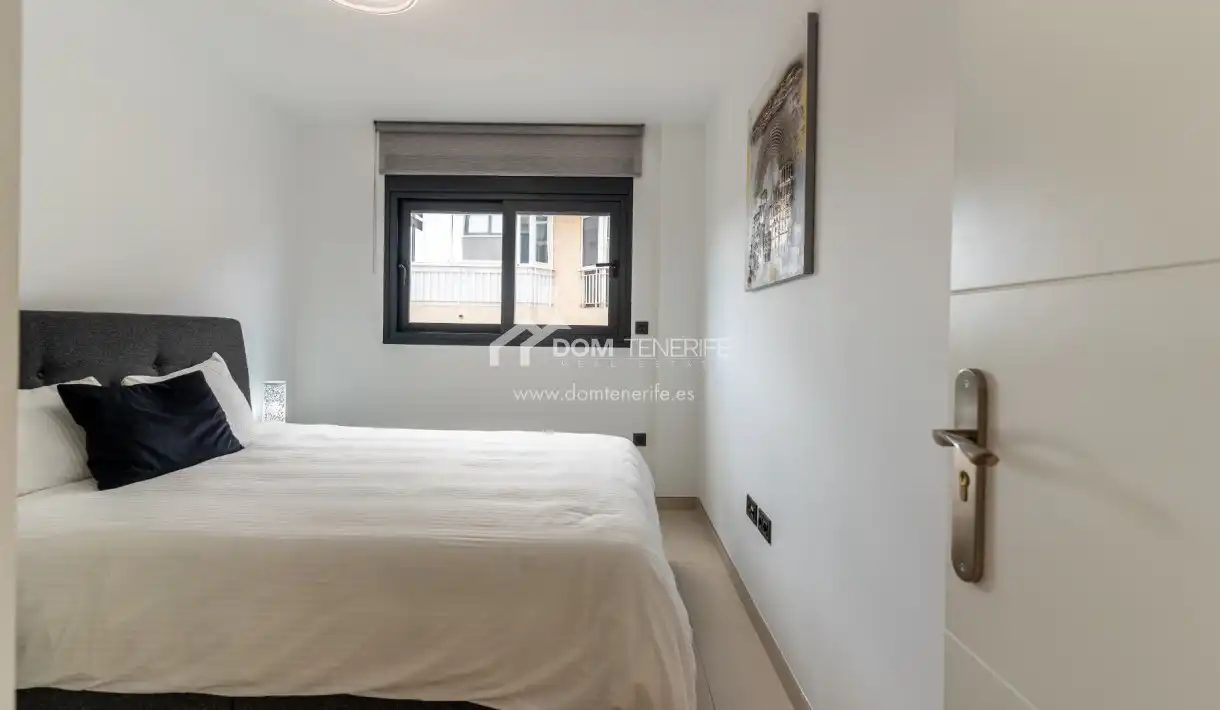 Habitación de Piso en venta en Adeje con Terraza, Trastero y Piscina