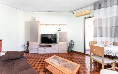 Living room of Flat for sale in Cornellà de Llobregat  with Air Conditioner and Balcony