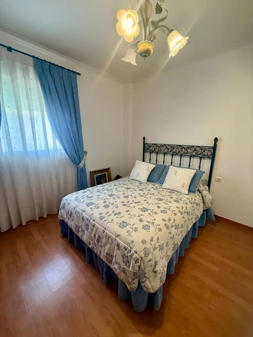 Habitación de Casa adosada en venta en Sedaví con Amueblado